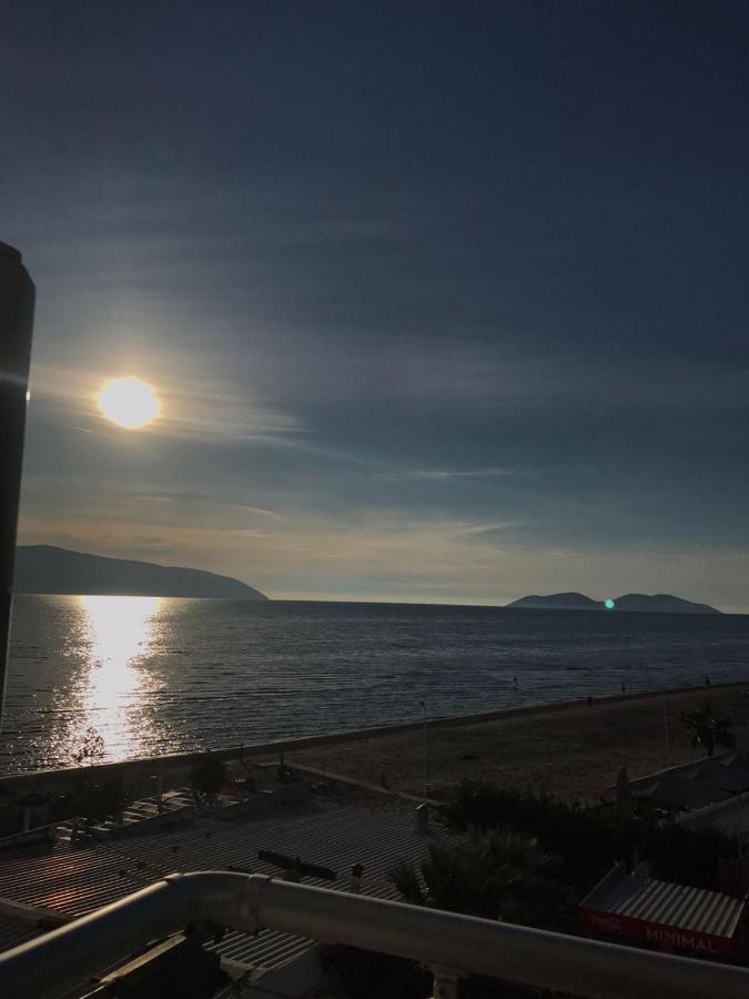 Corazon Guest House Vlore Bagian luar foto