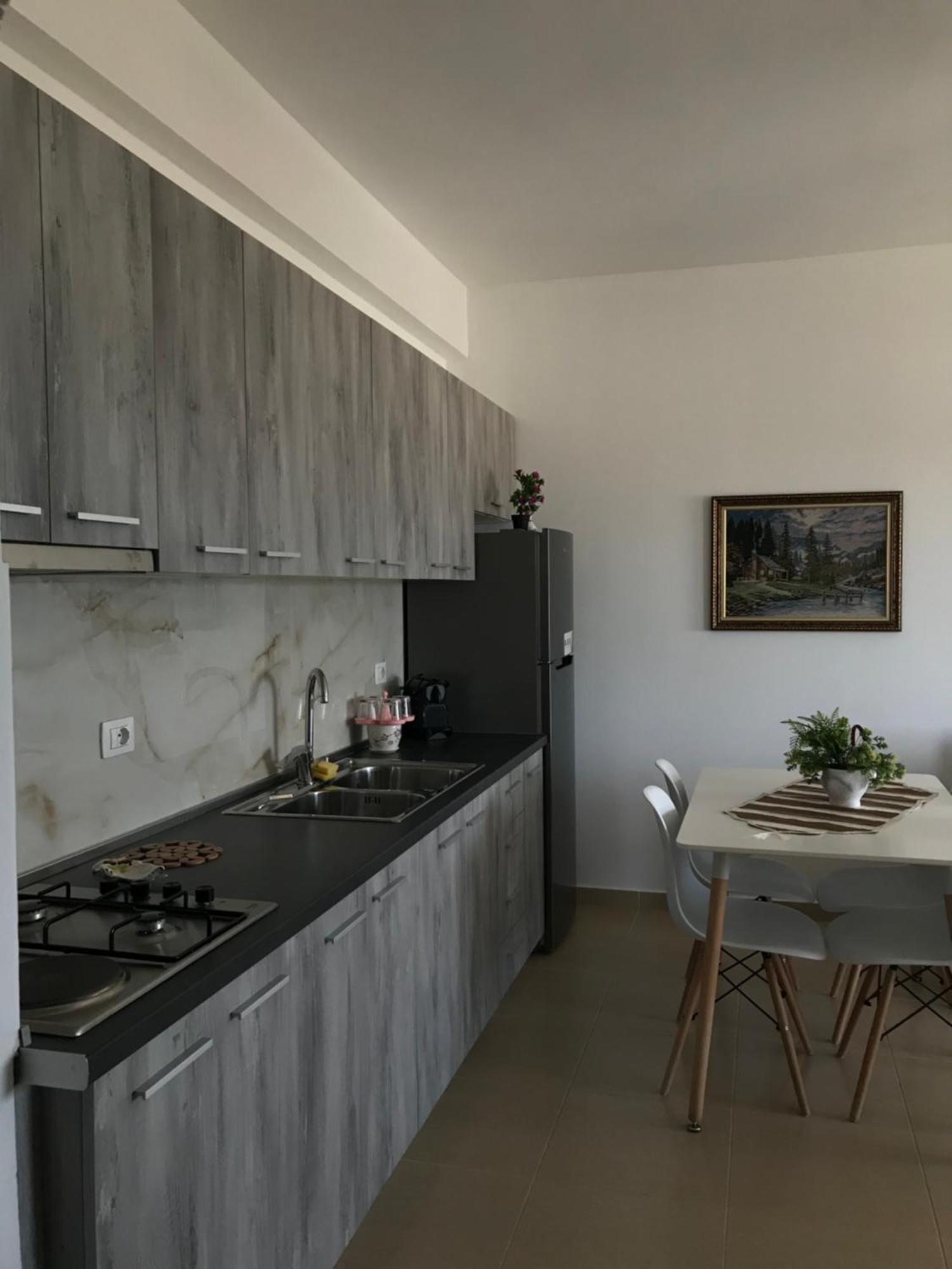 Corazon Guest House Vlore Bagian luar foto