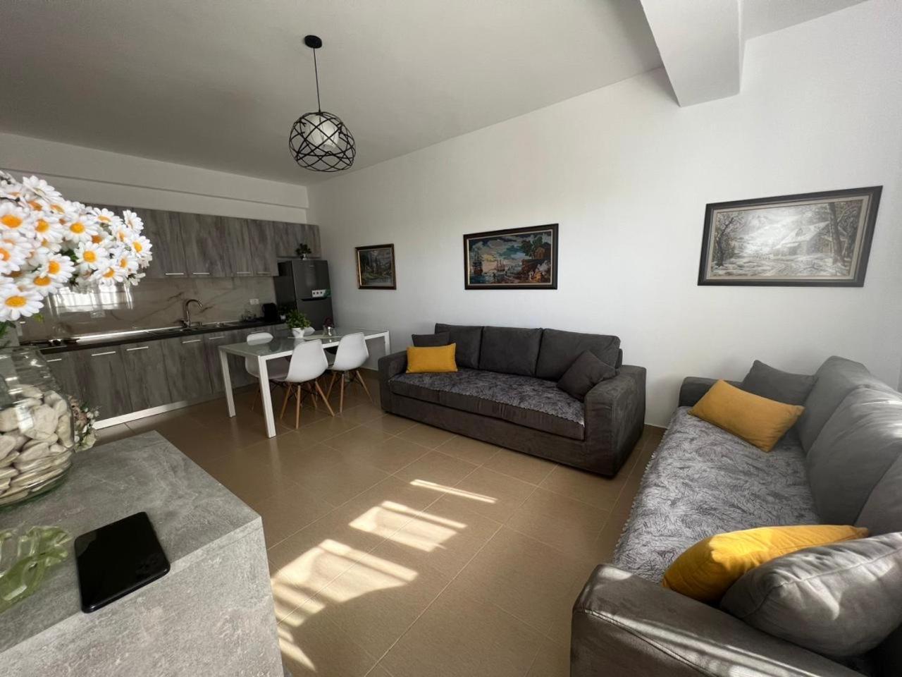Corazon Guest House Vlore Bagian luar foto