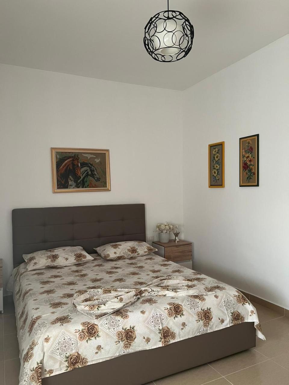 Corazon Guest House Vlore Bagian luar foto